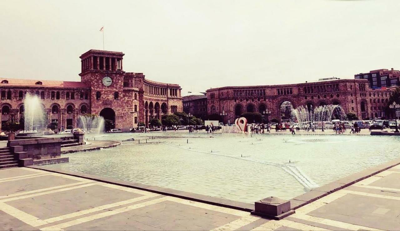 Luxury Apartment With Jacuzzi On Republic Square Jerevan Exteriör bild