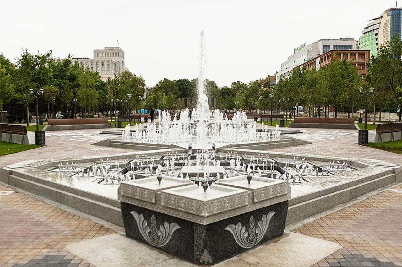 Luxury Apartment With Jacuzzi On Republic Square Jerevan Exteriör bild